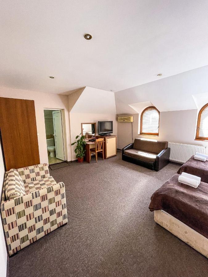 Family Hotel Palermo Tutrakan Buitenkant foto