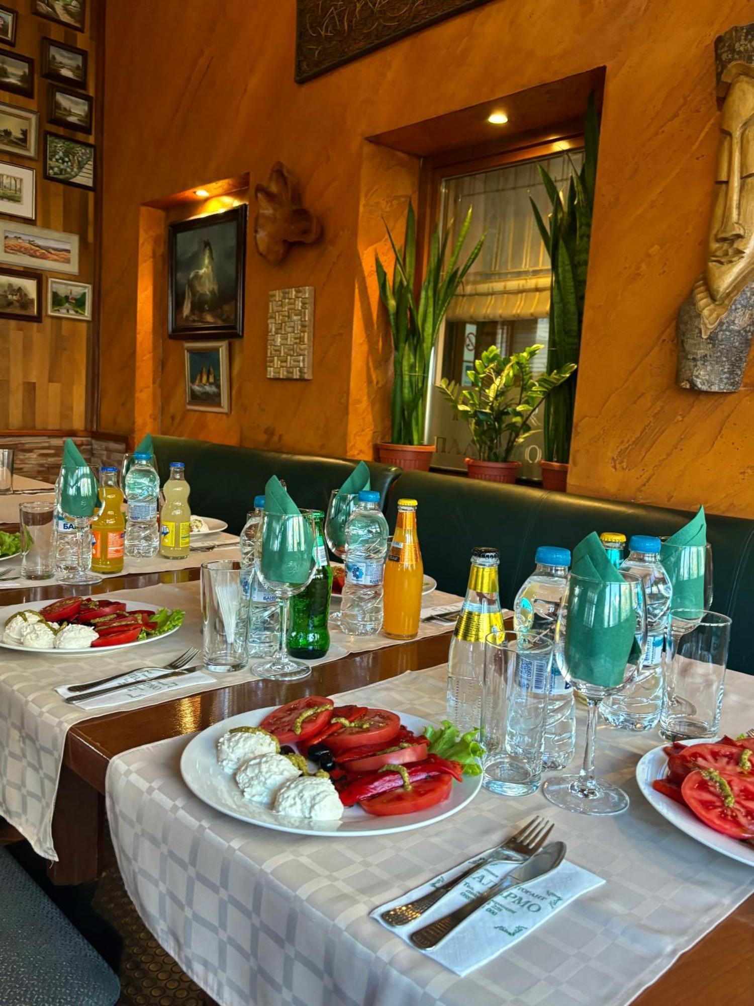 Family Hotel Palermo Tutrakan Buitenkant foto